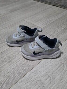 Toddler Boy Size 6C Blue/purple/white Nike Shoes
